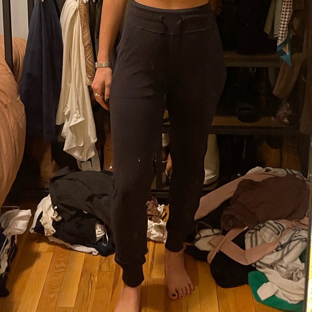 Lululemon Joggers in Black